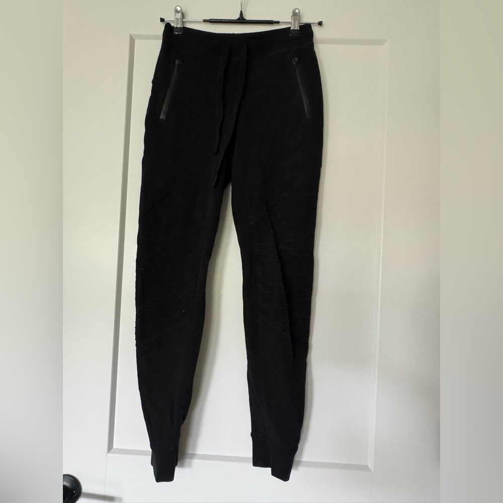 ALO Women’s Yoga Black Joggers Moto Sweatpants Size XS
